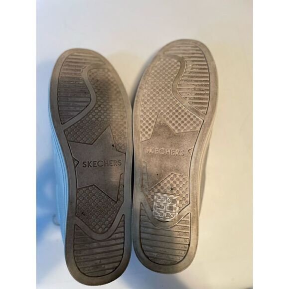 Sketchers Shoes (7.5) - Picture 4 of 5